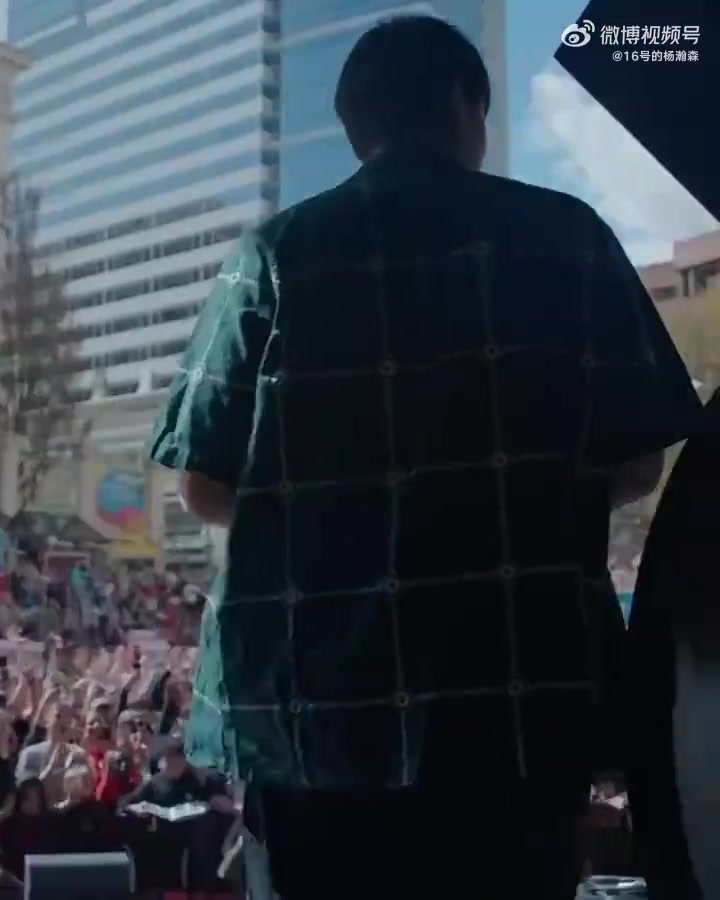 楊瀚森參加利拉德見面會(huì)的另一個(gè)視角一出場(chǎng)就引發(fā)球迷熱烈歡呼