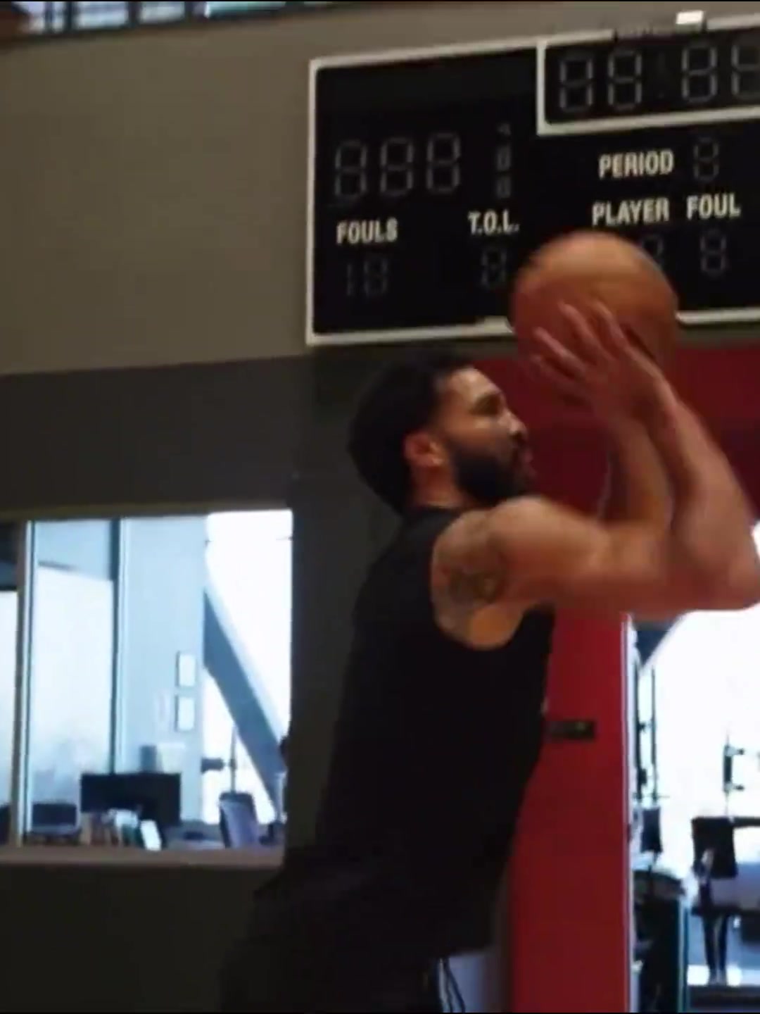 簡直是神速塔?圖姆跟腱重傷僅4個(gè)月就恢復(fù)有球訓(xùn)練 ..