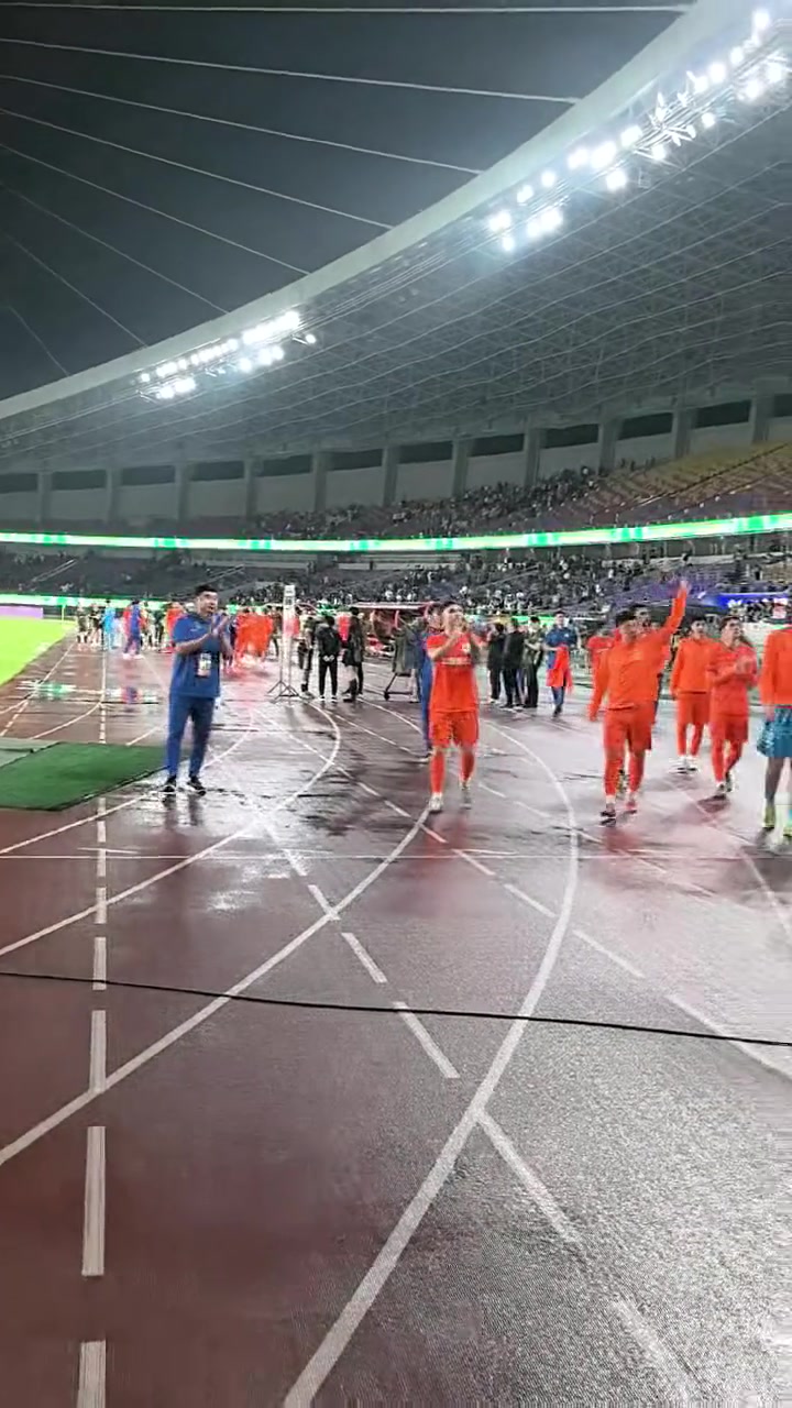 牛志明泰山隊(duì)謝場(chǎng)視頻這一場(chǎng)平局有點(diǎn)意難平